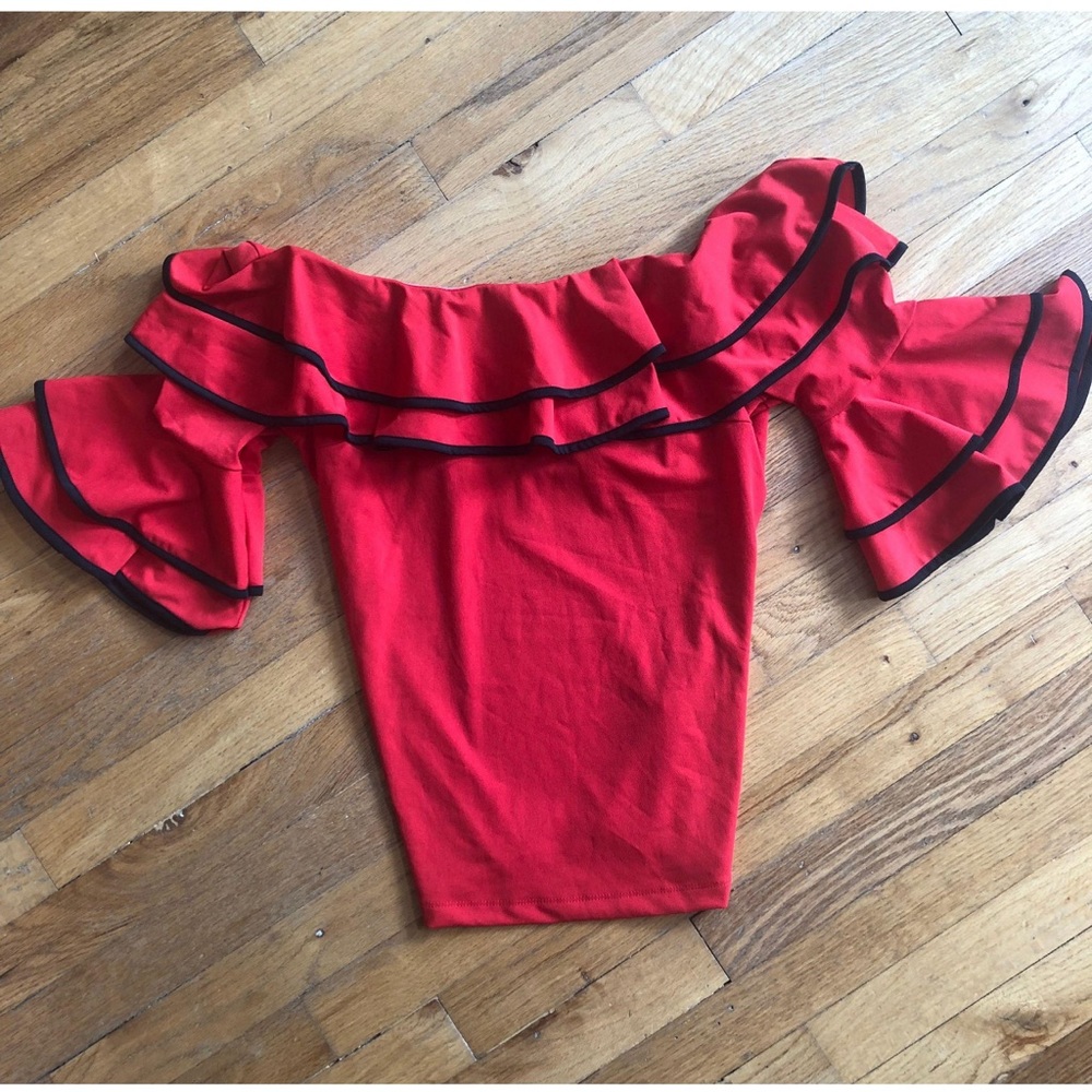 6/$30 🛍 Venus Off The Shoulder Top